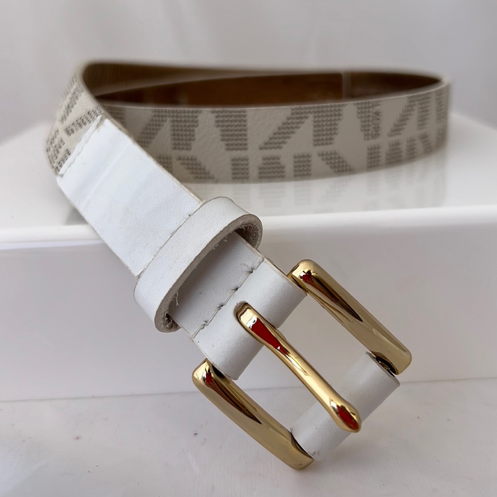 Michael Michael Kors Signature MK Belt, Size Small. Style 55433, Small.